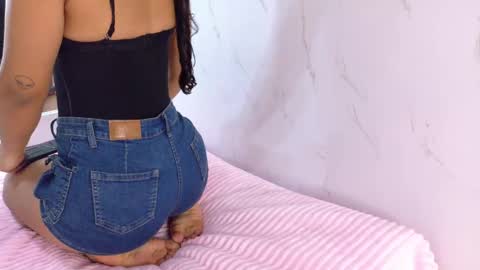 Snapshot of sabrinahims_ chatting on 10-08-25, 10:40 mariana online show from 10-08-25, 10:40