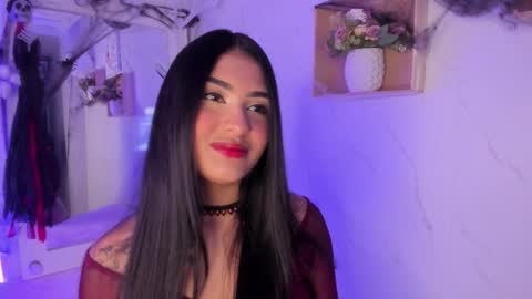 Snapshot of sabrinahims_ chatting on 10-22-25, 02:45 mariana online show from 10-22-25, 02:45