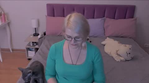 Sabrina MacMarren online show from 03-10-25, 05:50