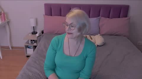 Sabrina MacMarren online show from 03-10-25, 08:56