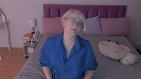 Sabrina MacMarren online show from 03-11-25, 07:58