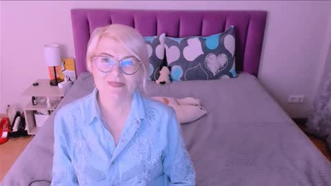 Sabrina MacMarren online show from 10-01-25, 04:35