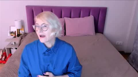 Sabrina MacMarren online show from 11-23-25, 12:27