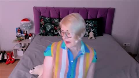 Sabrina MacMarren online show from 01-14-26, 04:12