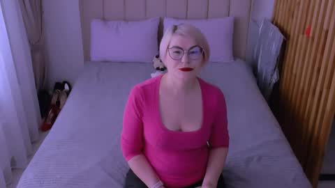 Sabrina MacMarren online show from 03-26-26, 08:20