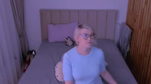 Sabrina MacMarren online show from 03-27-26, 08:30