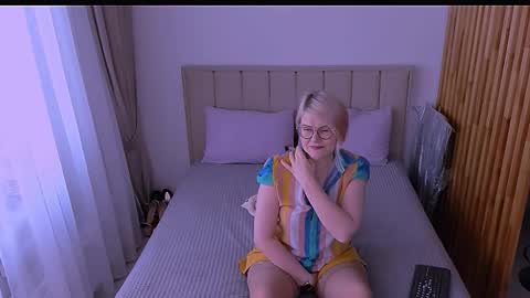 Sabrina MacMarren online show from 03-30-26, 02:51