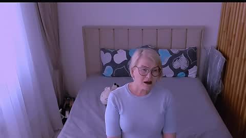 Sabrina MacMarren online show from 04-17-26, 02:53