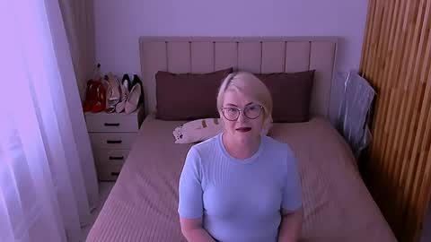 Snapshot of sabrinamacmarren chatting on 05-25-26, 02:23 Sabrina MacMarren online show from 05-25-26, 02:23