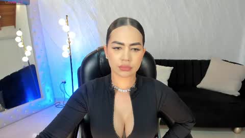 Snapshot of sabrinamontclair chatting on 07-07-26, 08:46 Sabrina M online show from 07-07-26, 08:46