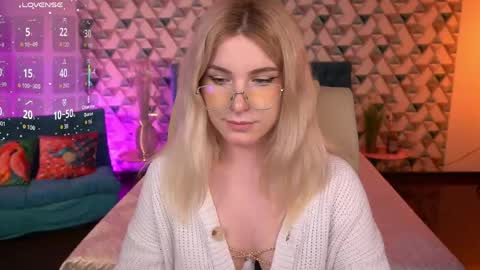 Snapshot of sabrinamuse chatting on 05-16-26, 11:20 Sabrina online show from 05-16-26, 11:20