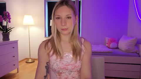 Snapshot of sabrinarose_x chatting on 02-10-25, 11:25 Sabrina Rose online show from 02-10-25, 11:25