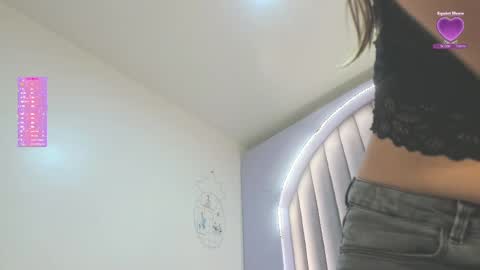 Snapshot of sabrinaspell_ chatting on 03-10-25, 11:32 S A B R I N A online show from 03-10-25, 11:32