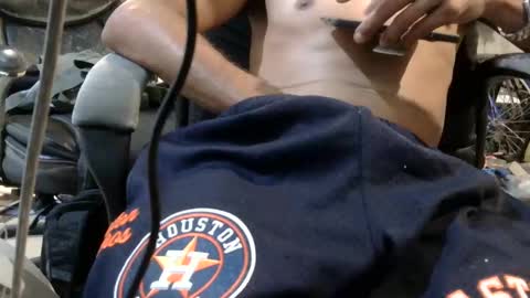 Snapshot of sacalaschichiss chatting on 11-17-25, 10:54 Dee online show from 11-17-25, 10:54