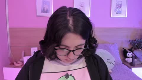 Snapshot of sachi_meow chatting on 02-05-25, 12:27 Ig online show from 02-05-25, 12:27