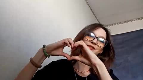 Adele online show from 03-14-26, 08:09