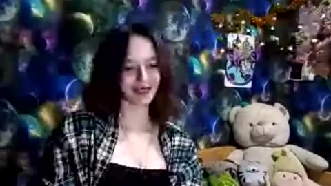 Adele online show from 03-28-26, 08:14