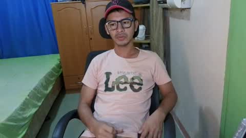 Snapshot of sachu01 chatting on 07-21-26, 12:35 Sachu01 online show from 07-21-26, 12:35