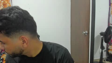 Snapshot of sack_rojas chatting on 12-15-24, 04:29 Sack online show from 12-15-24, 04:29