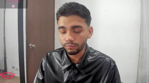 Snapshot of sack_rojas chatting on 02-15-25, 04:58 Sack online show from 02-15-25, 04:58
