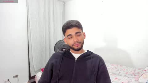 Snapshot of sack_rojas chatting on 02-28-25, 05:48 Sack online show from 02-28-25, 05:48