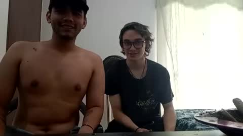 Snapshot of sack_rojas chatting on 11-16-25, 04:34 Sack online show from 11-16-25, 04:34