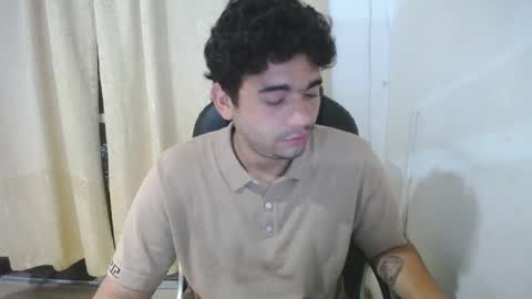 Snapshot of sack_rojas chatting on 05-26-26, 11:56 Sack online show from 05-26-26, 11:56