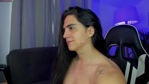 Im CryDuran    Instagram   CryDuraann  online show from 01-14-25, 04:50