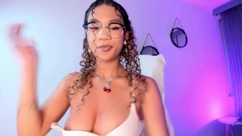 Snapshot of sade_jackson1 chatting on 02-25-25, 09:35 Sophie online show from 02-25-25, 09:35