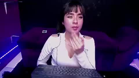 Snapshot of sadiie_queen chatting on 12-12-24, 03:48 Sadie Queen online show from 12-12-24, 03:48