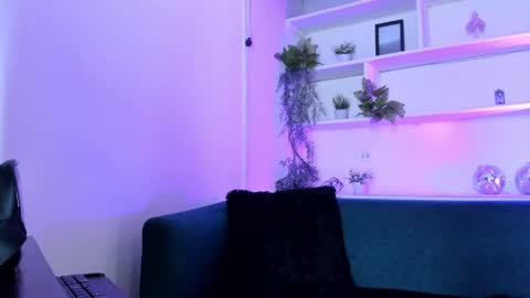 Snapshot of saelivrae chatting on 05-22-26, 07:19 Cami online show from 05-22-26, 07:19