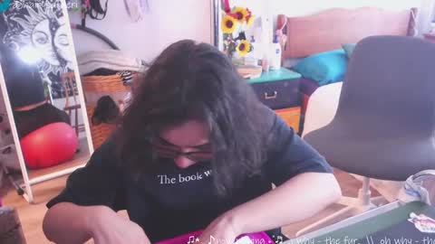 Snapshot of safaeri chatting on 02-21-25, 07:10 Safa online show from 02-21-25, 07:10