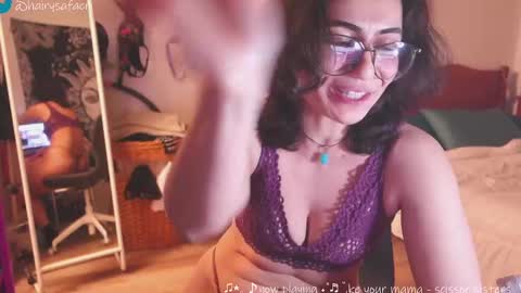 Snapshot of safaeri chatting on 02-22-25, 01:22 Safa online show from 02-22-25, 01:22