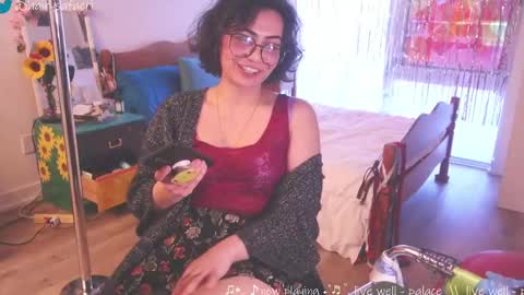 Snapshot of safaeri chatting on 03-10-25, 10:13 Safa online show from 03-10-25, 10:13