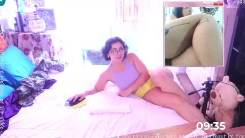 Snapshot of safaeri chatting on 10-06-25, 07:44 Safa online show from 10-06-25, 07:44