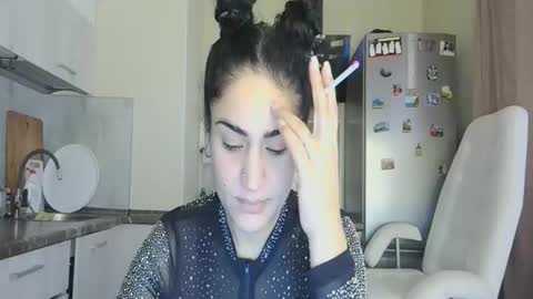 Queen online show from 11-20-25, 09:42