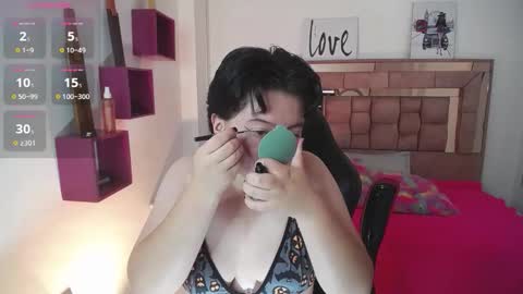 Snapshot of safyka chatting on 10-21-25, 02:12 SAFYKA online show from 10-21-25, 02:12