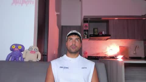 Snapshot of sag_1998 chatting on 11-18-25, 11:59 Sag online show from 11-18-25, 11:59