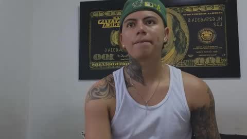 Snapshot of sahara_n_thiago chatting on 09-20-25, 11:11 Sahara y Thiago online show from 09-20-25, 11:11