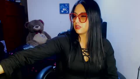 Snapshot of sahotlove1 chatting on 10-04-25, 02:42 Karina online show from 10-04-25, 02:42