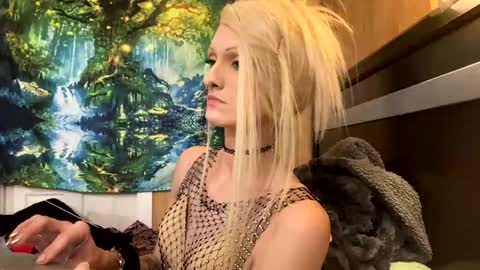 Snapshot of sailaway9694 chatting on 11-24-25, 04:23 PupTwink online show from 11-24-25, 04:23