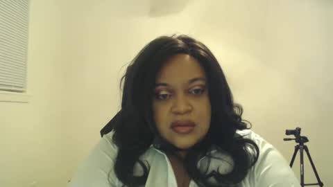 Queen Serenity online show from 05-16-26, 06:21