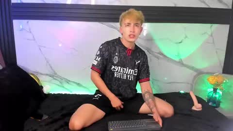 Snapshot of saimonvela chatting on 09-27-25, 05:45 Juan online show from 09-27-25, 05:45