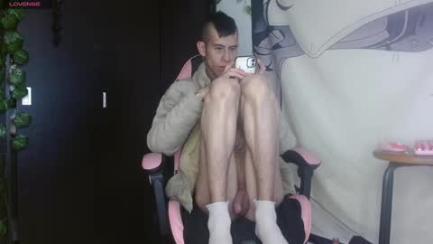 Snapshot of saint_boyy chatting on 09-30-25, 01:38 saint boy online show from 09-30-25, 01:38