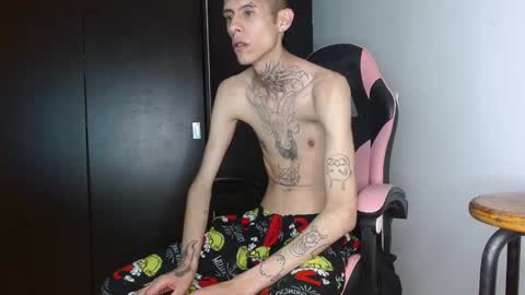 Snapshot of saint_boyy chatting on 10-04-25, 10:46 saint boy online show from 10-04-25, 10:46