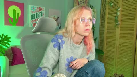 Snapshot of sakurabliss chatting on 11-04-25, 05:01 sakurabliss online show from 11-04-25, 05:01