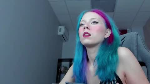 Snapshot of sakurabliss chatting on 11-08-25, 05:45 sakurabliss online show from 11-08-25, 05:45