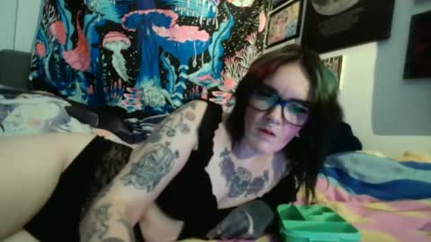 Snapshot of salemsslut chatting on 12-12-24, 06:10 salemsslut online show from 12-12-24, 06:10