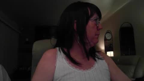 Snapshot of sally______ chatting on 05-25-26, 01:44 sally______ online show from 05-25-26, 01:44