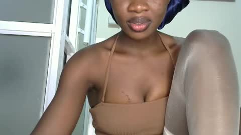 Snapshot of sally_beauty2023 chatting on 11-08-25, 07:30 sally_beauty2023 online show from 11-08-25, 07:30